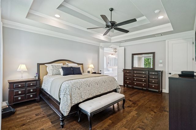 104 Falcon Crest Drive, Kennedale, TX 76060