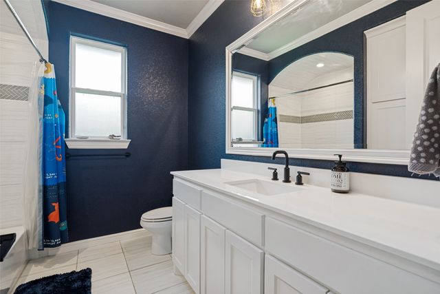 104 Falcon Crest Drive, Kennedale, TX 76060