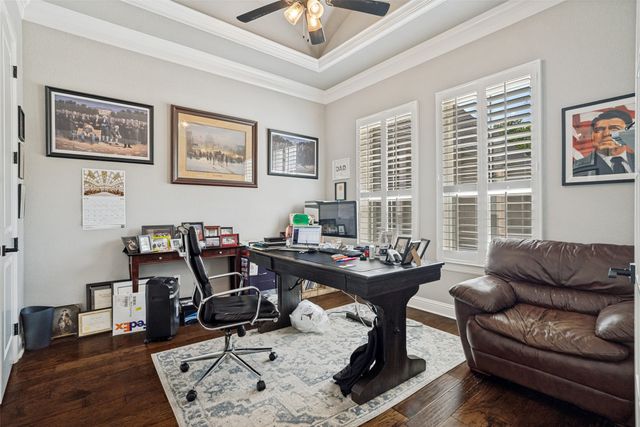 104 Falcon Crest Drive, Kennedale, TX 76060