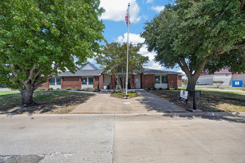 102 Ymca Drive, Waxahachie, TX 75165 — photo 2
