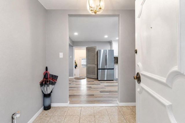 24511 Sunny Glen Dr Drive, Houston, TX 77336