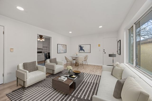 410 Wisconsin Avenue 503, Oak Park, IL 60302