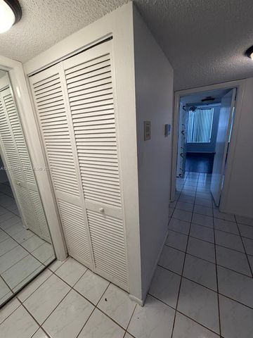 3720 Inverrary Drive 2K, Lauderhill, FL 33319