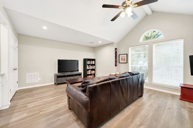 4509 Scenic Drive, Rowlett, TX 75088