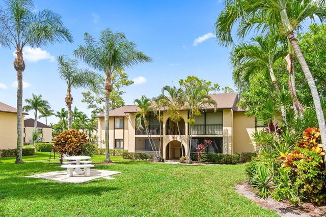 429 Pine Glen Lane C-2, Greenacres, FL 33463