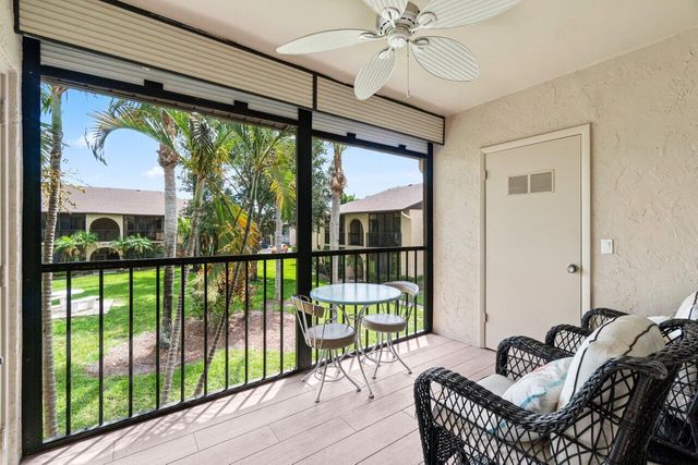 429 Pine Glen Lane C-2, Greenacres, FL 33463