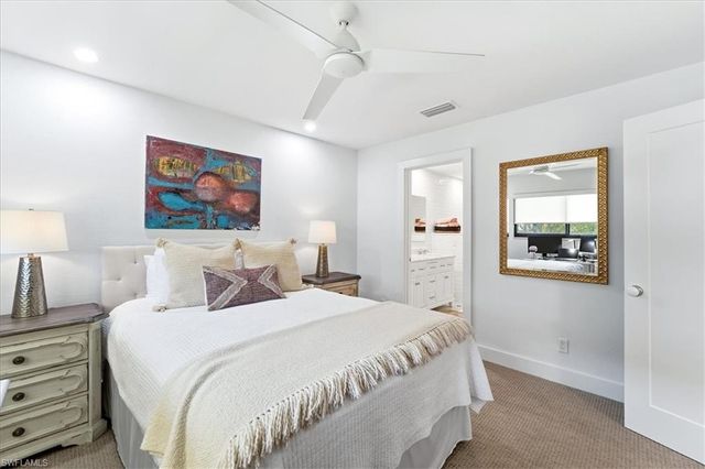 4062 Belair LN 9, Naples, FL 34103