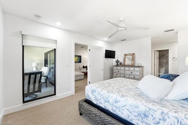 4062 Belair LN 9, Naples, FL 34103