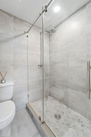 4062 Belair LN 9, Naples, FL 34103