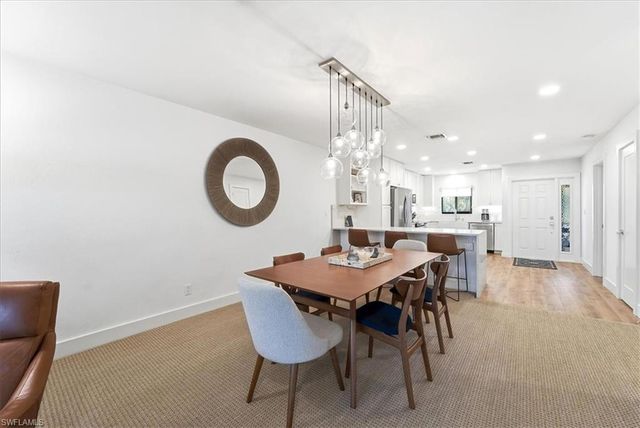 4062 Belair LN 9, Naples, FL 34103