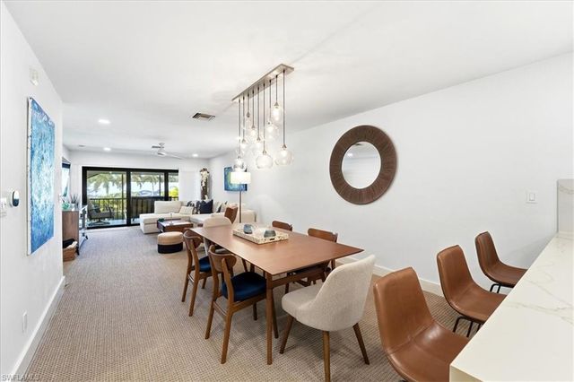 4062 Belair LN 9, Naples, FL 34103