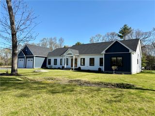 35 Stone Path Way, Glocester, RI 02814
