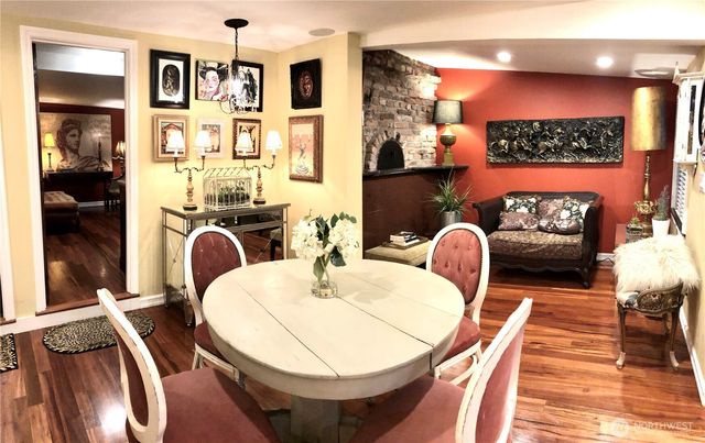 4030 Beach Drive SW, Seattle, WA 98116