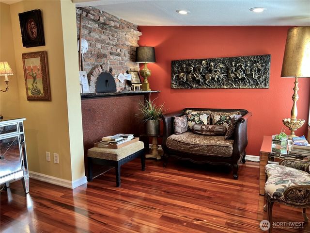 4030 Beach Drive SW, Seattle, WA 98116