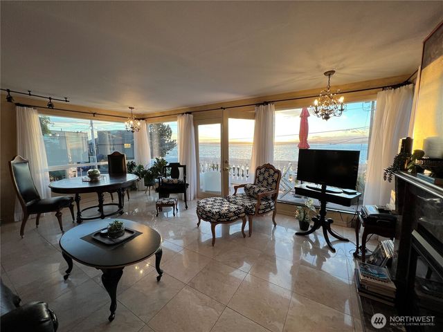 4030 Beach Drive SW, Seattle, WA 98116