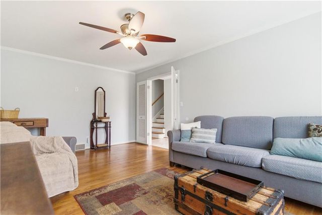 5617 W 86th Terrace, Overland Park, KS 66207