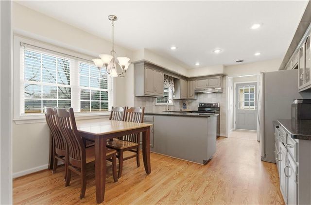 5617 W 86th Terrace, Overland Park, KS 66207