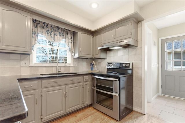 5617 W 86th Terrace, Overland Park, KS 66207