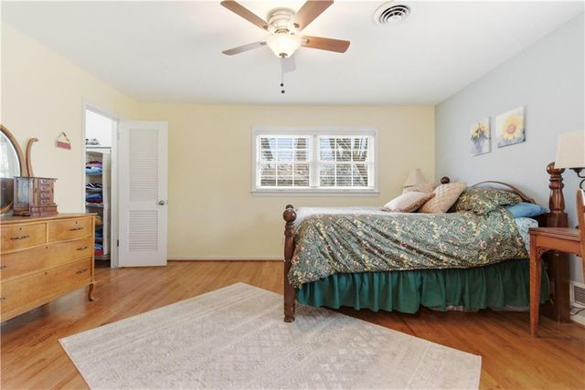 5617 W 86th Terrace, Overland Park, KS 66207