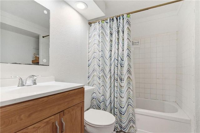 5617 W 86th Terrace, Overland Park, KS 66207