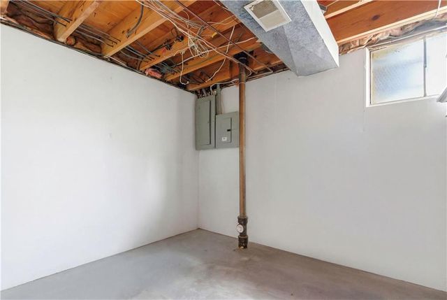 5617 W 86th Terrace, Overland Park, KS 66207