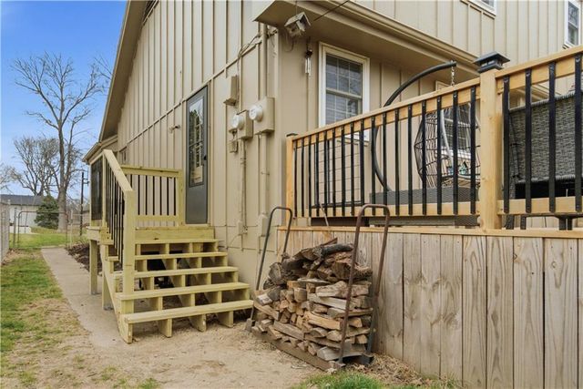 5617 W 86th Terrace, Overland Park, KS 66207