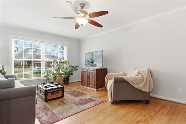 5617 W 86th Terrace, Overland Park, KS 66207