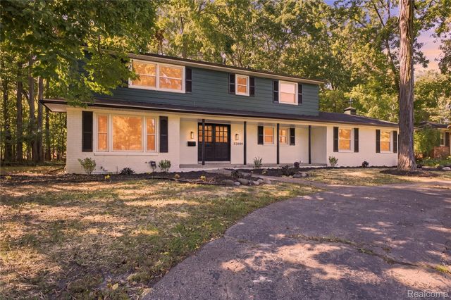 32089 Olde Franklin Drive, Farmington Hills, MI 48334