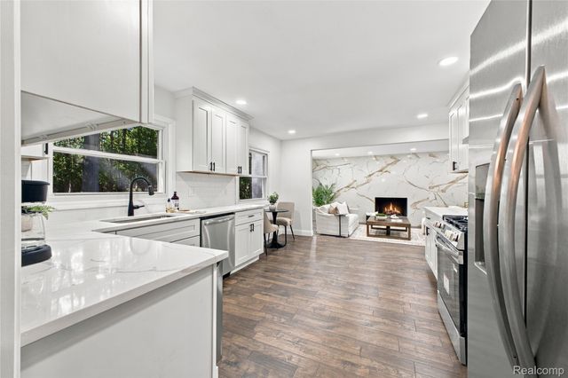 32089 Olde Franklin Drive, Farmington Hills, MI 48334
