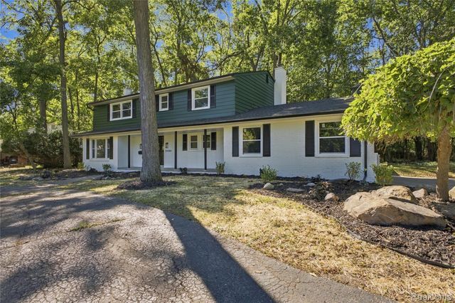 32089 Olde Franklin Drive, Farmington Hills, MI 48334