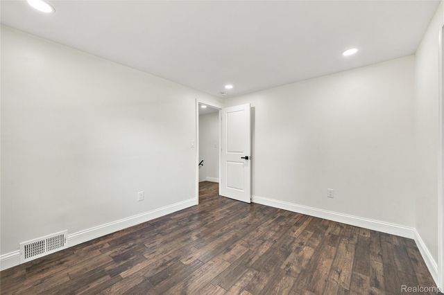 32089 Olde Franklin Drive, Farmington Hills, MI 48334