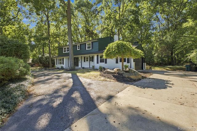 32089 Olde Franklin Drive, Farmington Hills, MI 48334
