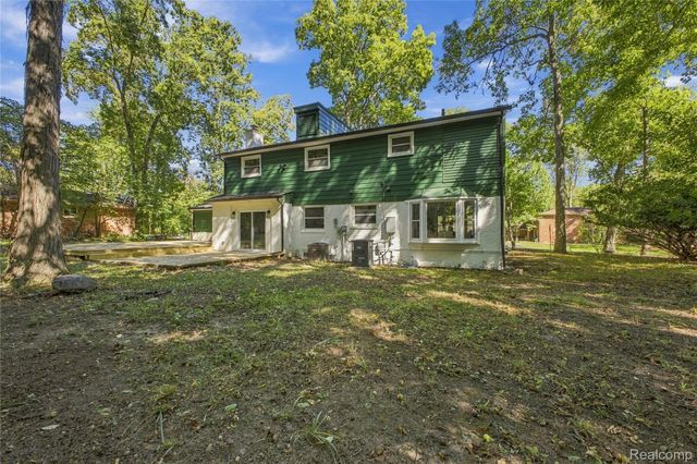 32089 Olde Franklin Drive, Farmington Hills, MI 48334