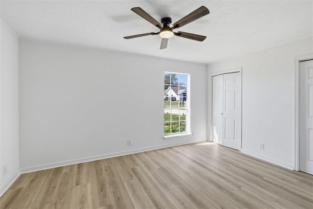 5013 E Saint Charles Ave Avenue, Lake Charles, LA 70605