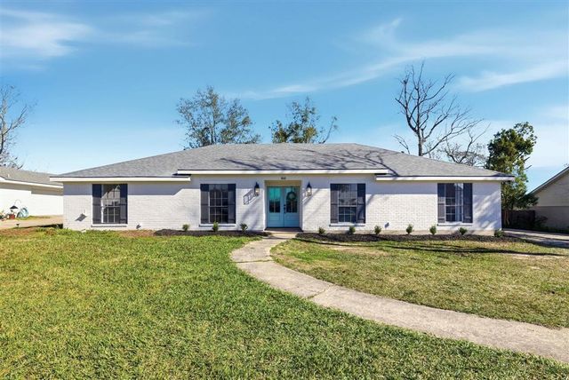 5013 E Saint Charles Ave Avenue, Lake Charles, LA 70605