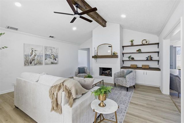 5013 E Saint Charles Ave Avenue, Lake Charles, LA 70605