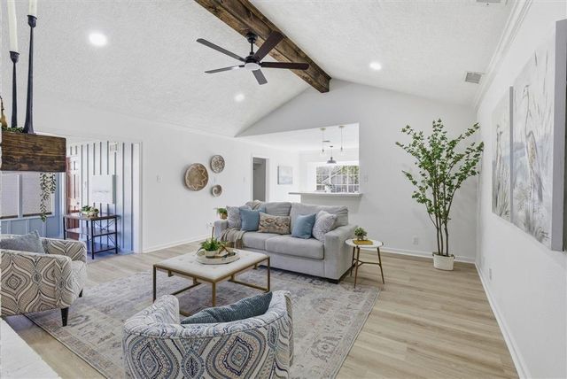 5013 E Saint Charles Ave Avenue, Lake Charles, LA 70605