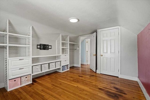 522 Grove, Worcester, MA 01605