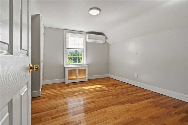 522 Grove, Worcester, MA 01605