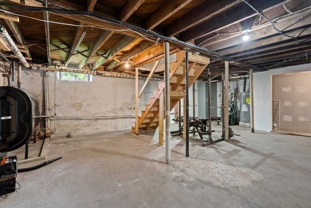 522 Grove, Worcester, MA 01605
