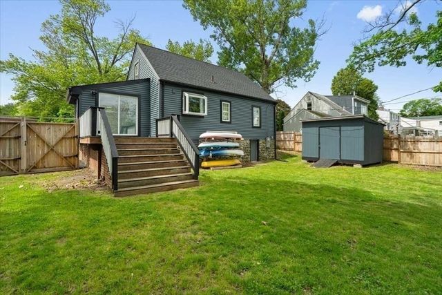 522 Grove, Worcester, MA 01605