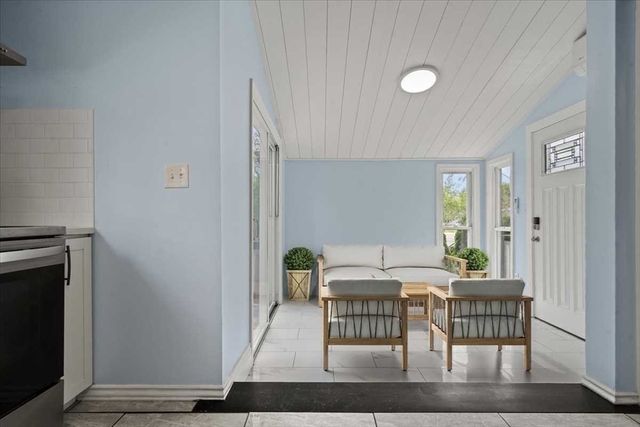 522 Grove, Worcester, MA 01605