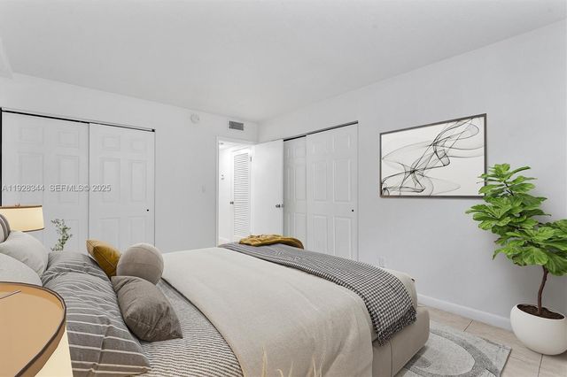 1715 N 16th Ave 209, Hollywood, FL 33020