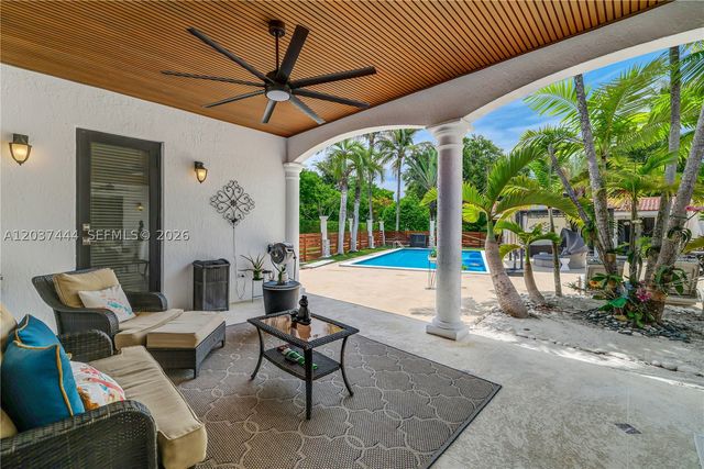12201 SW 92nd Ave, Miami, FL 33176