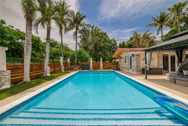 12201 SW 92nd Ave, Miami, FL 33176