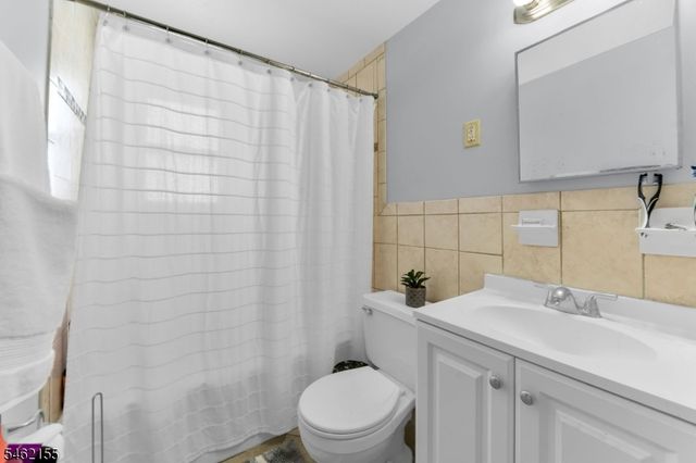 35 E 7Th St, Clifton City, NJ 07011