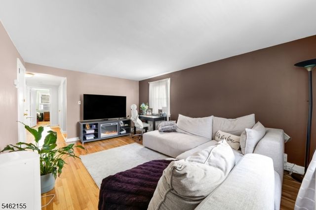 35 E 7Th St, Clifton City, NJ 07011