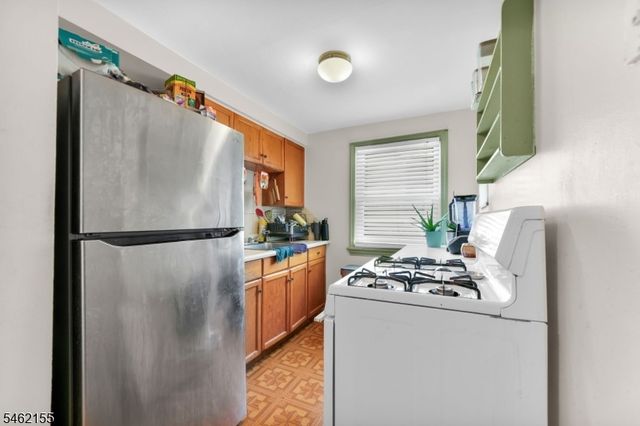 35 E 7Th St, Clifton City, NJ 07011