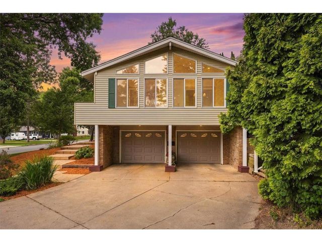 832 Bartosh Lane, River Falls, WI 54022