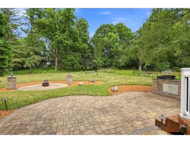 832 Bartosh Lane, River Falls, WI 54022
